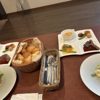 披露宴の後個室でゆっくり料理が食べられる