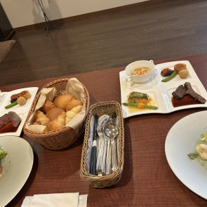 披露宴の後個室でゆっくり料理が食べられる|764571さんのアルコラッジョマリエールの写真(2505472)