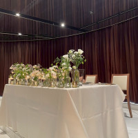 装花:お花の種類や色味は基本的には自由で柔軟に決められます。