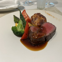 最高ランクコースのメインの肉料理