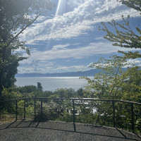 琵琶湖がすぐ近くにある。