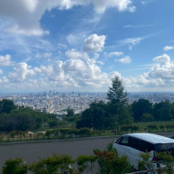 挙式会場は駐車場もあるため、自家用車での来場も可能です。