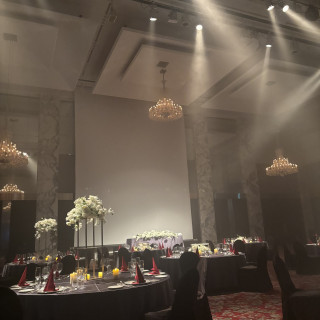 大人数収容可能な披露宴会場です！