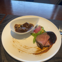 牛肉の赤ワイン煮込み、ローストビーフ