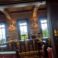 窓から緑の自然が見えました