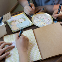寄せ書きをゲストに書いてもらいました