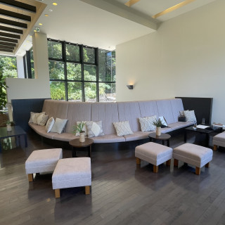 ゲストの方々が待機されるラウンジです。落ち着いた雰囲気です！