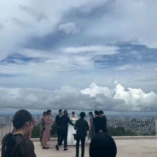 空と札幌の景色を見ることができ、外の景色がとても綺麗でした。