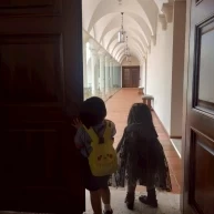 長い廊下や大きな扉に噴水など子供も飽きることなく過ごせました