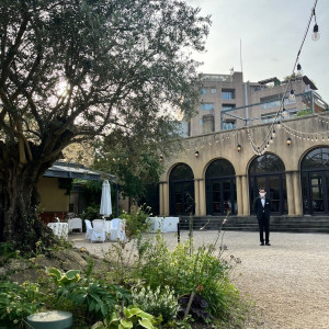 ガーデンには椅子もあります|765341さんの小笠原伯爵邸の写真(2508994)