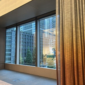 披露宴会場に窓があります|765348さんのフォーシーズンズホテル東京大手町の写真(2550807)