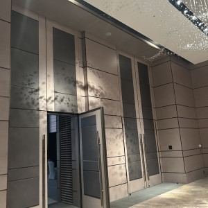 披露宴会場の入り口|765348さんのフォーシーズンズホテル東京大手町の写真(2550805)