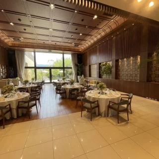 天井が高く光が差し込んでくるのが素敵でした。