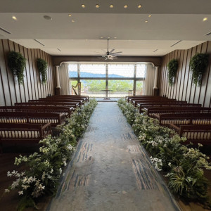 大きな窓から自然光と緑が見えます!|765381さんのザ オーク ガーデン/別邸 木屋の写真(2509251)