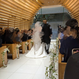 暖かみのある挙式会場