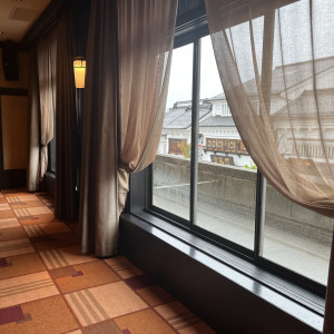 窓からは善光寺門前通りが見えます|765515さんの藤屋御本陳(THE FUJIYA GOHONJIN)の写真(2551839)