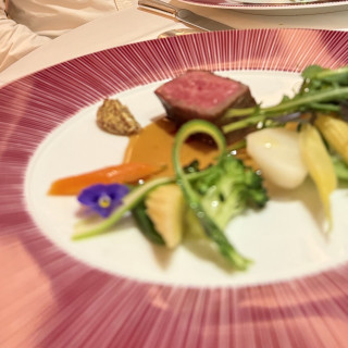 コースの肉料理