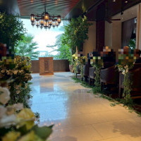 光が入るチャペル