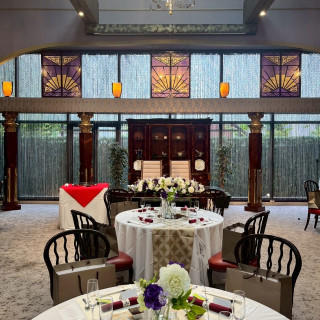 和洋のどちらの雰囲気にでも合わせやすい披露宴会場