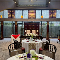 和洋のどちらの雰囲気にでも合わせやすい披露宴会場