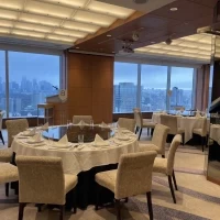 披露宴。前方エリア