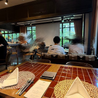 試食会はシェフからの説明もありました。