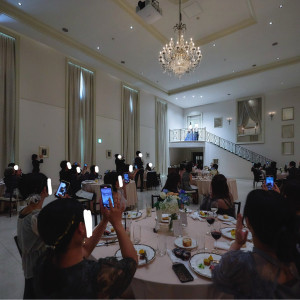 お色直し入場|765666さんのAQUA GARDEN TERRACE（アクアガーデンテラス）/テイクアンドギヴ・ニーズウェディングの写真(2511363)