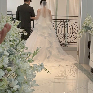 挙式会場退場シーン|765682さんのル・センティフォーリア大阪(クラウディアホールディングスグループ)の写真(2511484)