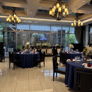 モダンな披露宴会場