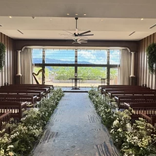 チャペル入って正面