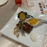 熊本産黒毛和牛のグリル 季節の野菜と花塩で