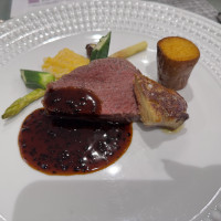 メインの和牛とフォアグラ