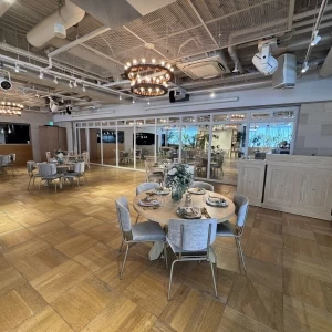 披露宴会場2のゲスト席(円卓)|765785さんのampersand By LAGUNAVEIL ATELIER（アンパサンド）の写真(2516316)