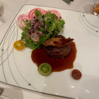 肉料理
フォアグラが乗っています