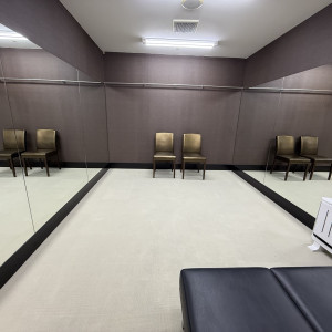 ゲスト用更衣室|765844さんのアルカンシエル横浜 luxemariage（アルカンシエルグループ）の写真(2512261)