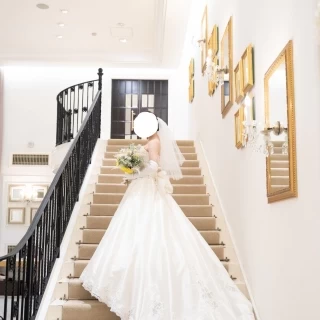 披露宴会場に階段があります。