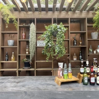 ガーデン内のカウンター