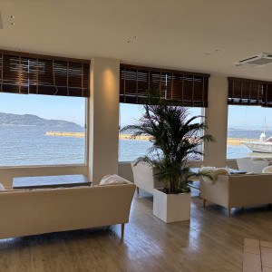 海が見えるロビー|765882さんのOCEAN&RESORT MARIZON(オーシャン＆リゾート マリゾン)の写真(2512557)