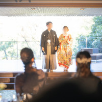 テラスからの登場