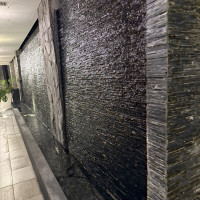 壁がお洒落で雰囲気が好きです。