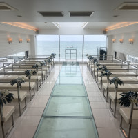 見学当日は雨でしたが、森戸海岸と富士山が見える会場です。