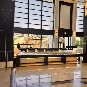 入口入ってすぐのスペース|766152さんのノートルダムマリノア/FIVESTAR WEDDINGの写真(2554399)