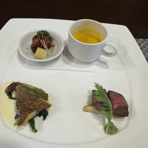 お肉料理もお魚料理も美味しかったです。|766154さんのGLOBAL WEDDING DIADE (ディアーデ)の写真(2513451)