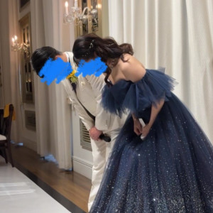 ガーデン側の窓付近で手紙を読みました。|766158さんのアーセンティア迎賓館（浜松）/テイクアンドギヴ・ニーズウェディングの写真(2513317)