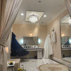 控え室はカーテンで仕切ることができます。|766158さんのアーセンティア迎賓館（浜松）/テイクアンドギヴ・ニーズウェディングの写真(2513295)