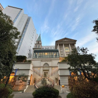 夜はライトアップしていて綺麗です