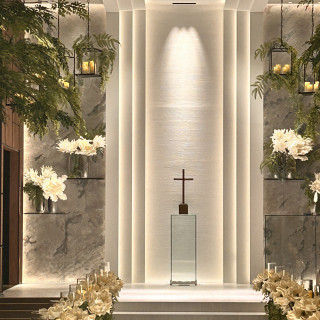 緑と白が基調のチャペル