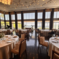 ウッド調の会場