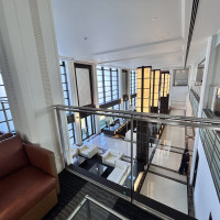 眺めのよい2階ゲスト待合場所