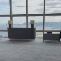 挙式場の外、ゲストが待っている場所